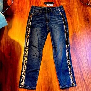 Grace Blue Jeans with Leopard Print Sides size 29 nwt